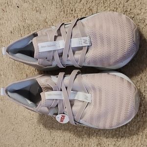 New Balance women's sneakers size 8.5 wide